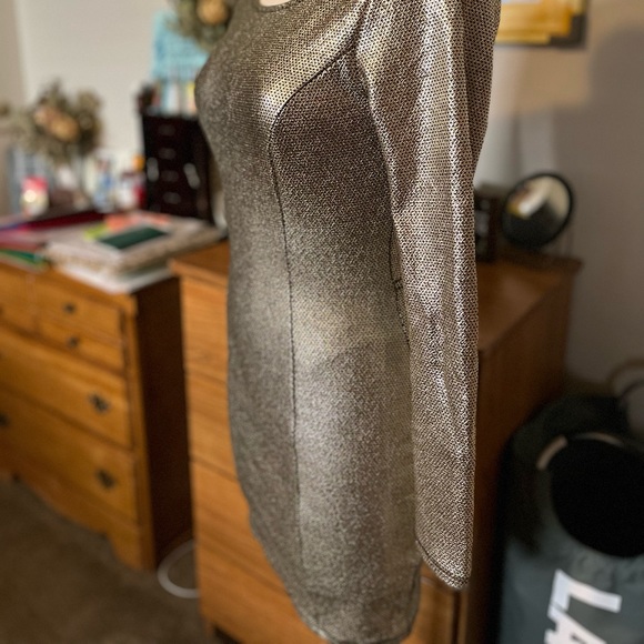 ✨ Charlotte Russe Black & Gold Polyester/Spandex Long Sleeve Dress NWT - Picture 2 of 6